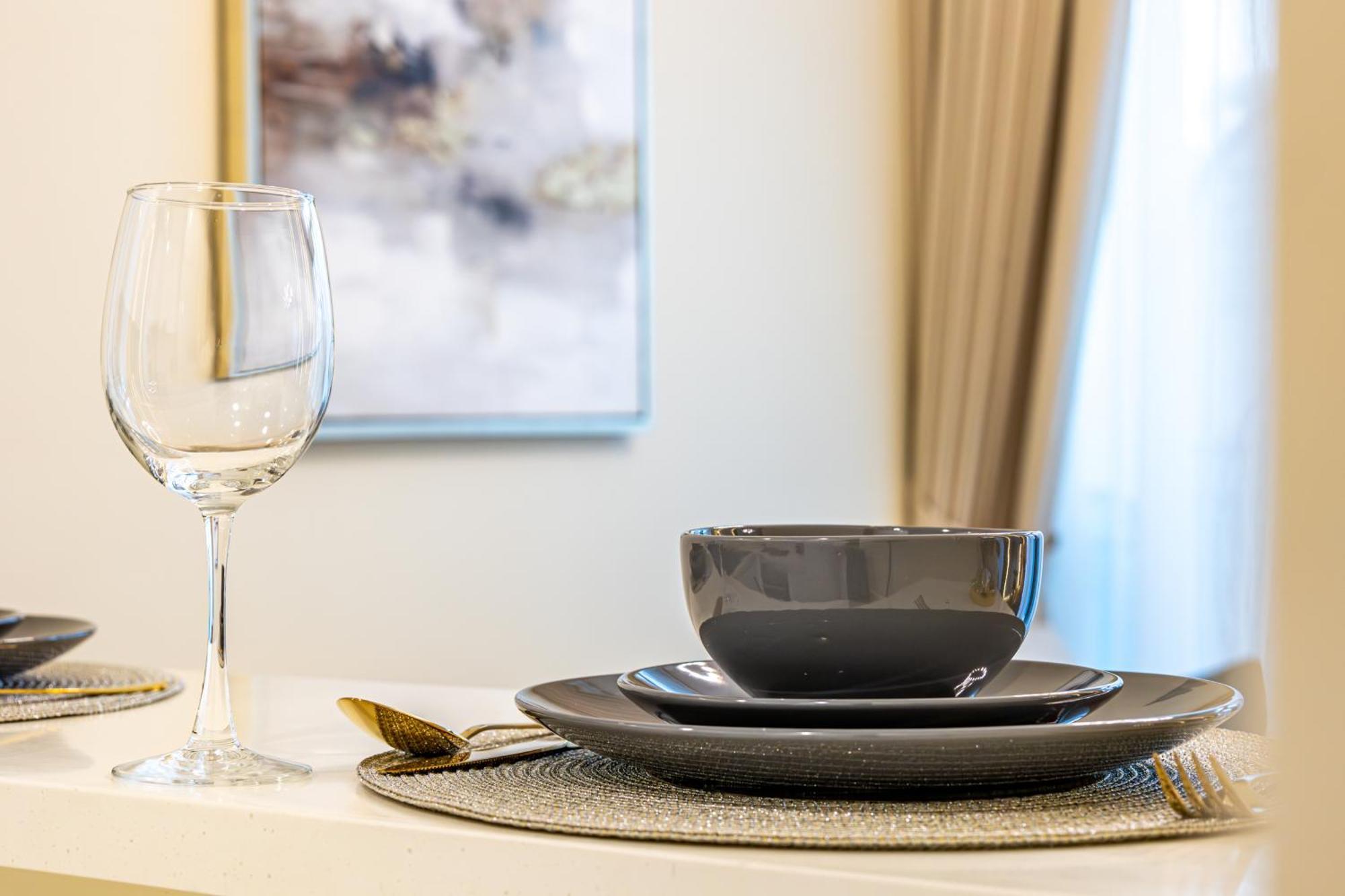 Stylish 1br Business Bay - Near Metro - Balcony With Views