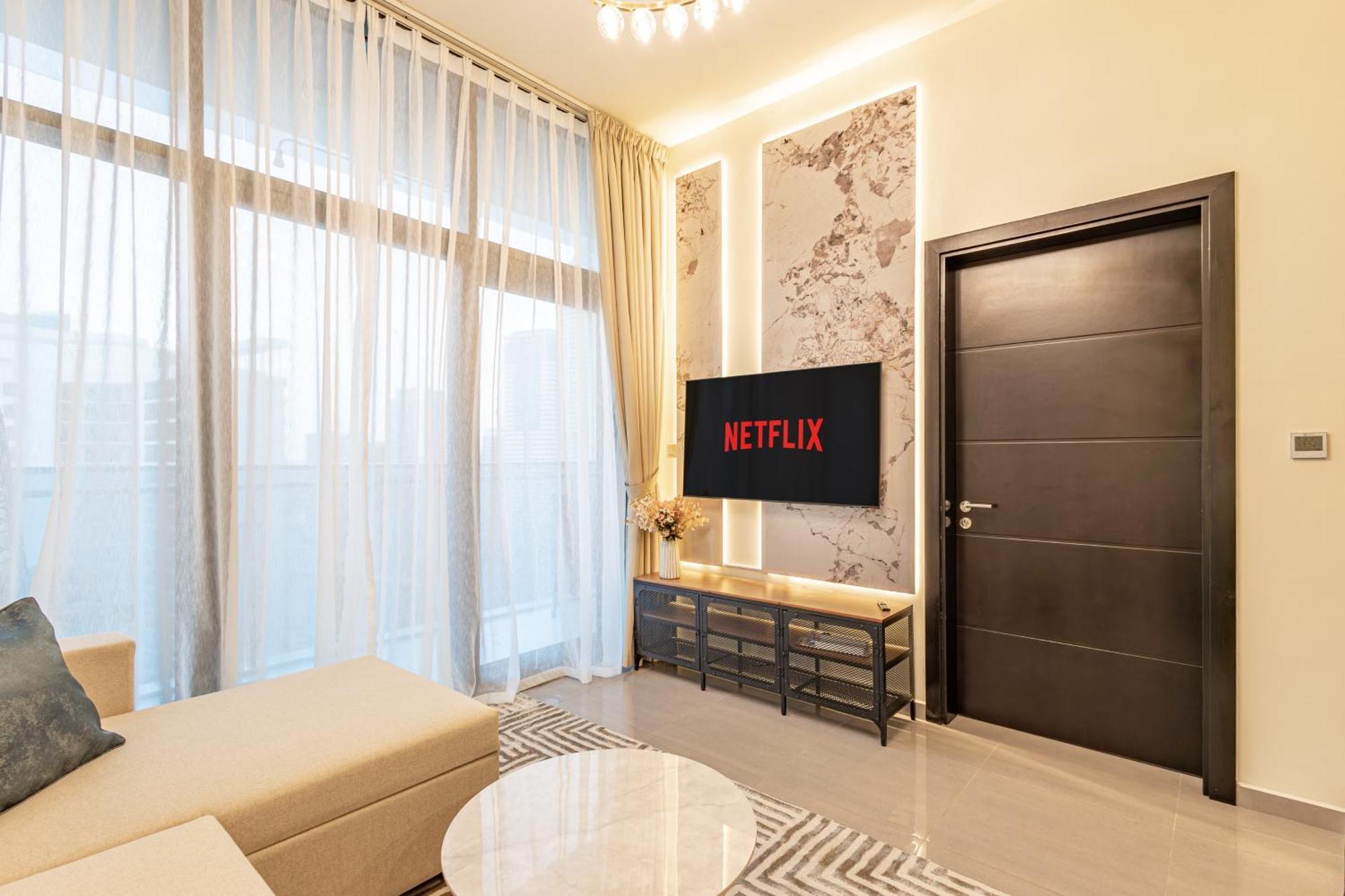 Stylish 1br Business Bay - Near Metro - Balcony With Views *