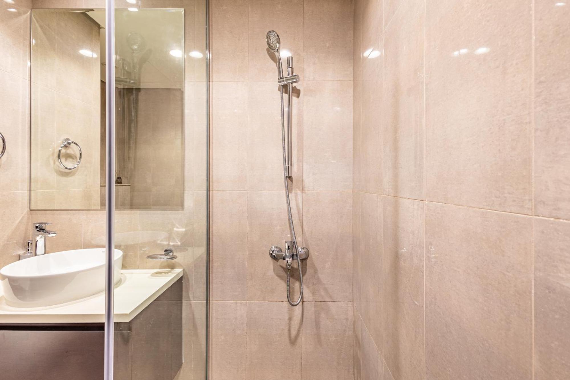 Apartment Stylish 1br Business Bay - Near Metro - Balcony With Views