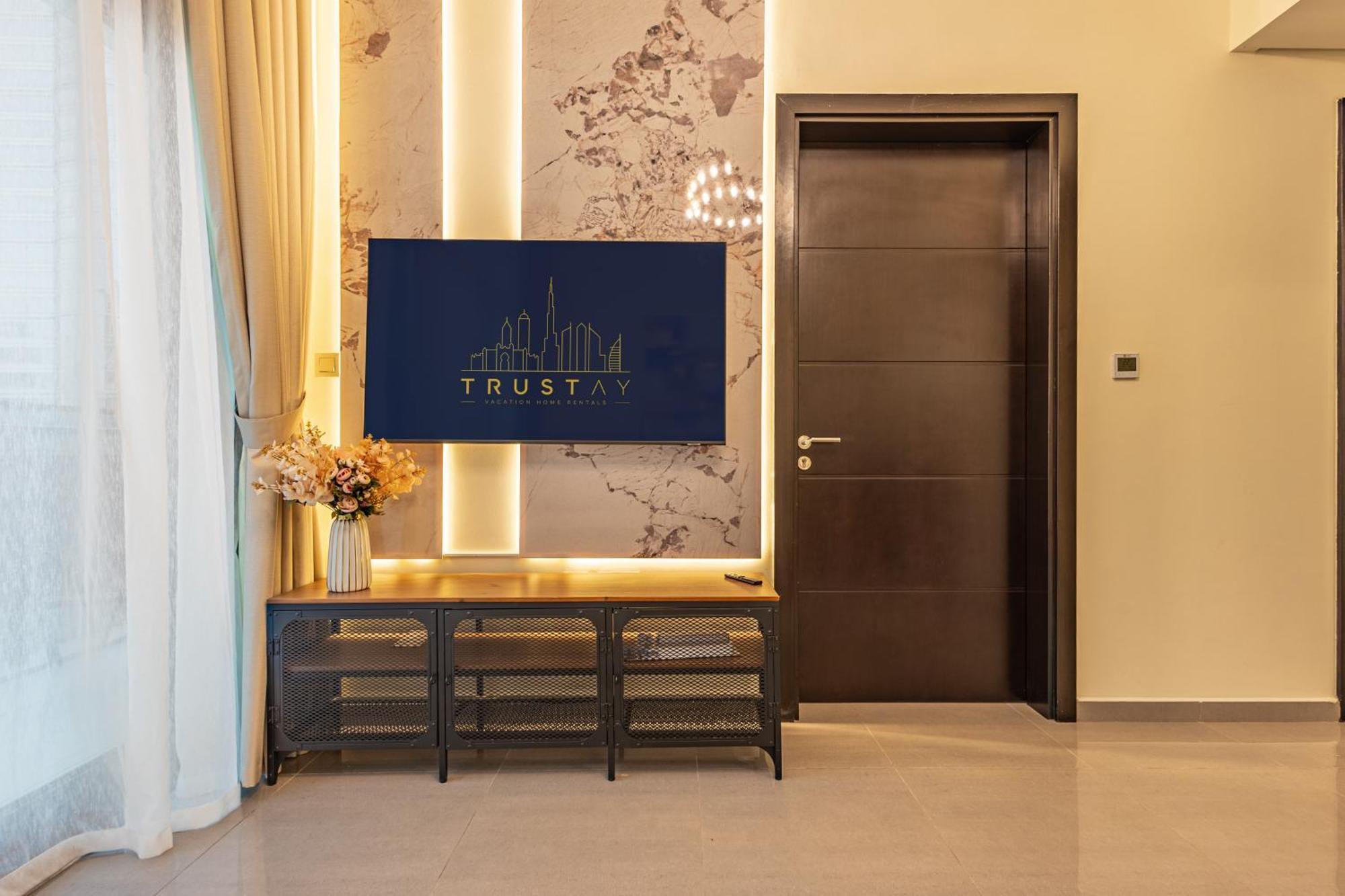 Stylish 1br Business Bay - Near Metro - Balcony With Views *