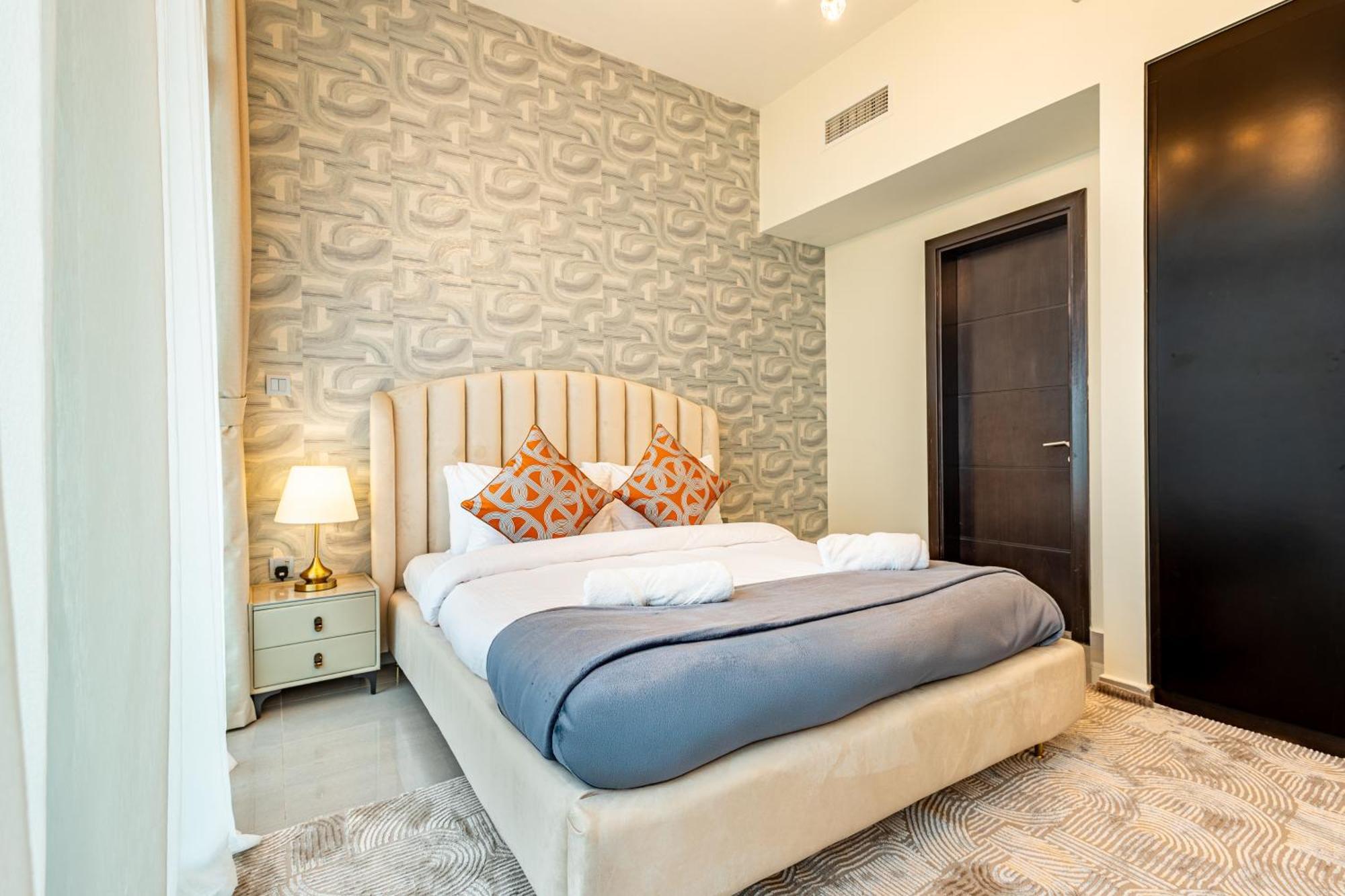 Stylish 1br Business Bay - Near Metro - Balcony With Views * Dubai